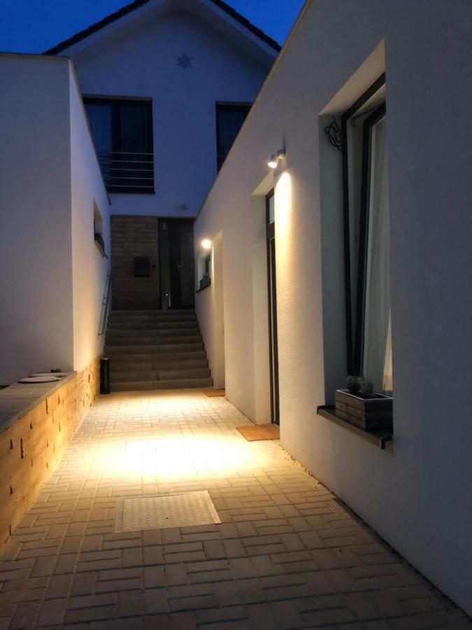R E L L A X Studia Chvalovice Hate Na Greenway Praha-Wien Eksteriør bilde